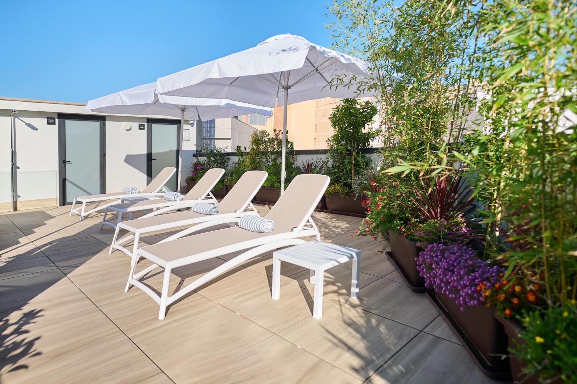 Apartamentos Luna Suites Granada, Granada